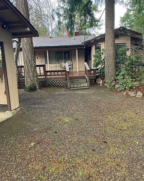 1st image of 18201 Park Ln SE
