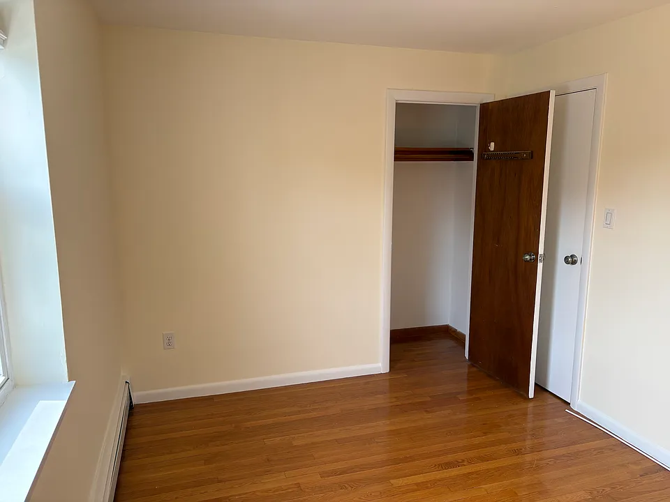 190 Mount Auburn St #2