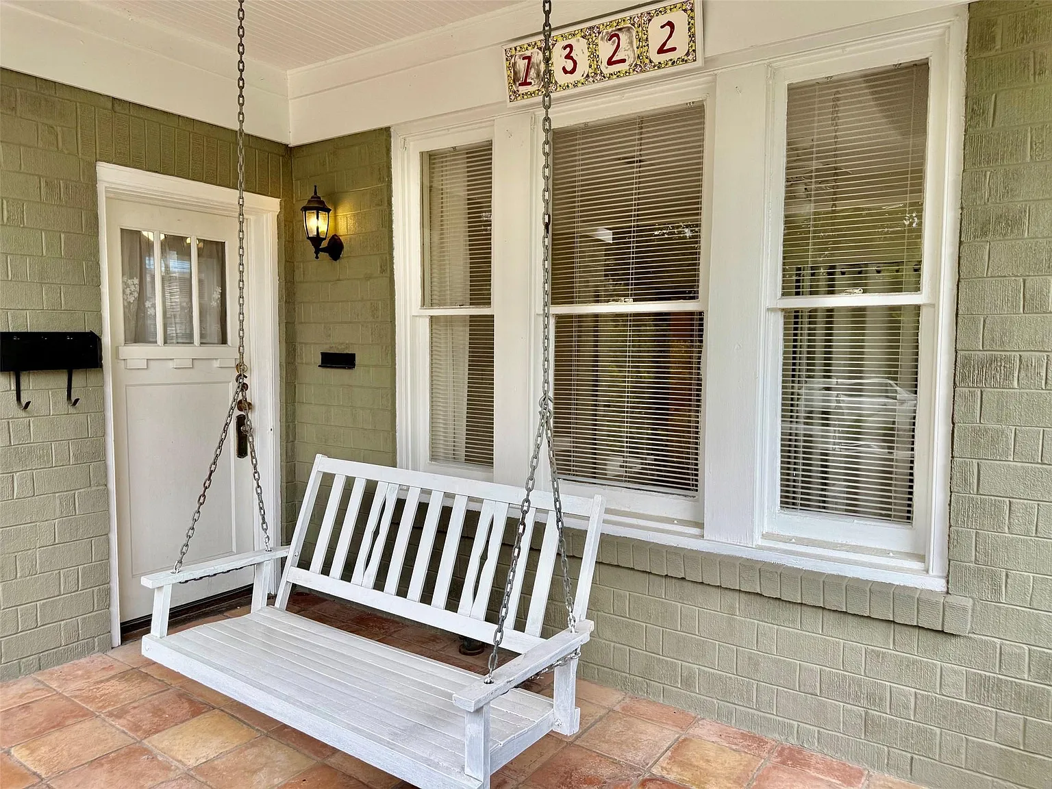 2 bed, 1.0 bath, 1239 sqft, $2,500 — Photo 3