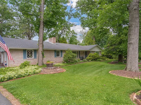 3831 Oakwood Trl, Allentown, PA 18103