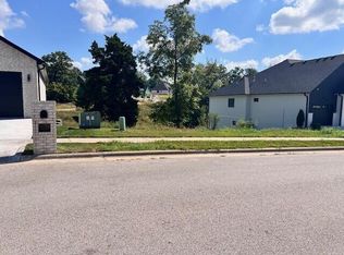 256 S Hickory Hills Blvd, Springfield, MO 65802