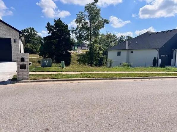 256 Hickory Hills Boulevard, Springfield, MO 65802