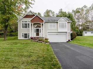 2233 Brookside Dr, Walworth, NY 14568