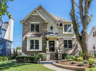 840 N Main St, Naperville, IL 60563