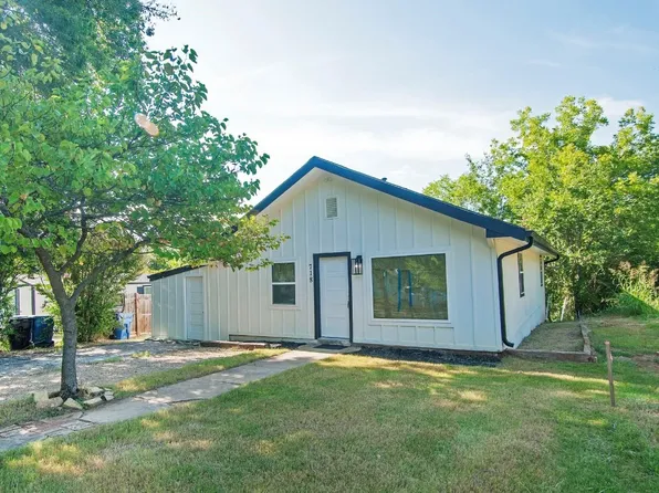 718 E Chestnut St, Denison, TX 75021