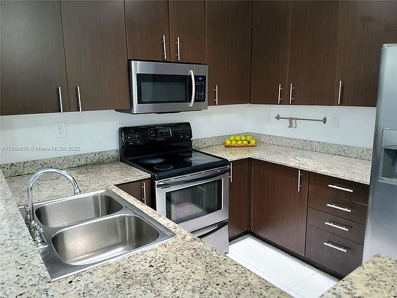 3rd image of 11252 NW 54th Ter