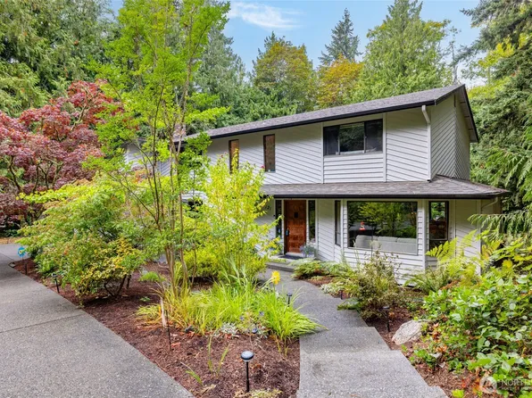 121 N 39th Place, Mount Vernon, WA 98273