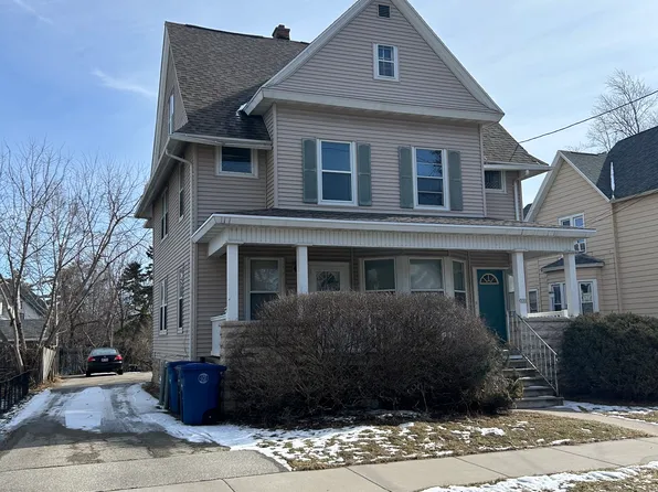 550 Mount Vernon St #A, Oshkosh, WI 54901