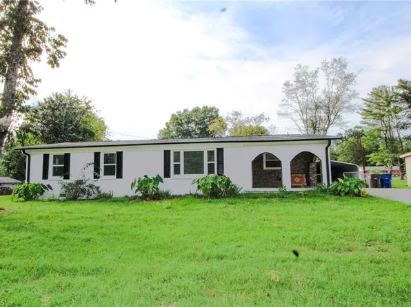 4359 Morningside Dr, Winston Salem, NC 27106