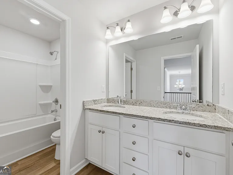 303 Eleanora Xing — Photo 44