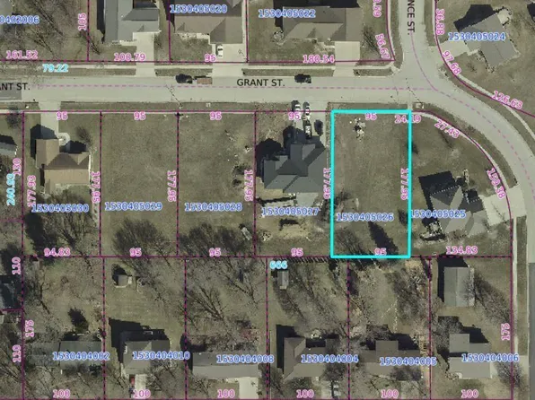 1212 Grant St, Parkersburg, IA 50665