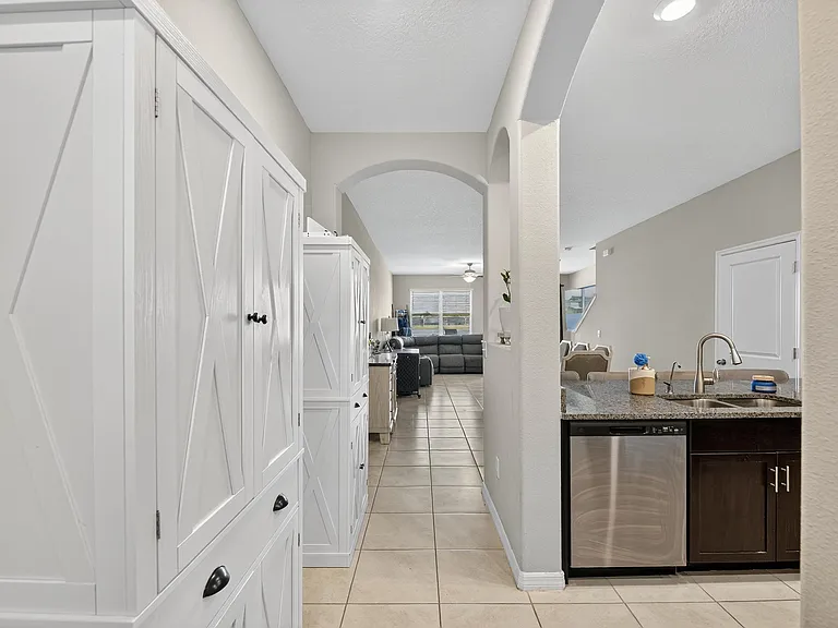 824 Royal Empress Dr — Photo 9