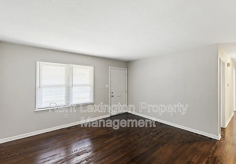 604 Hi Crest Dr — Photo 7