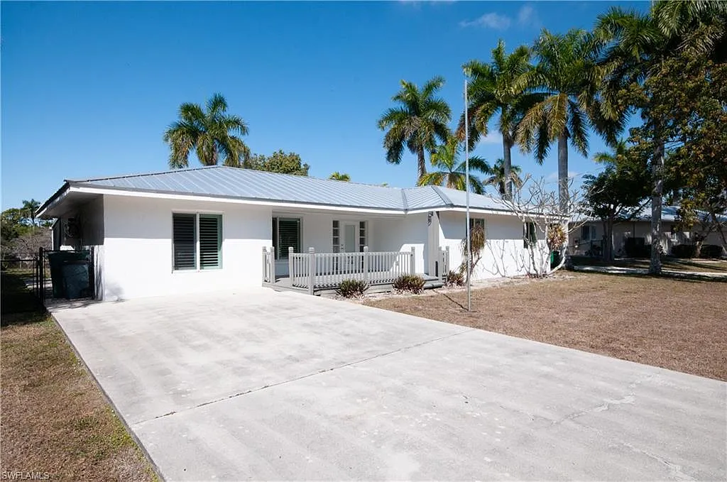 3 bed, 2.0 bath, 1663 sqft, $4,200 — Photo 2