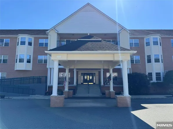 401-D Dercole Ct #T127, Norwood, NJ 07648