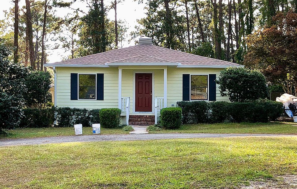 1st image of 405 Pinecrest Dr