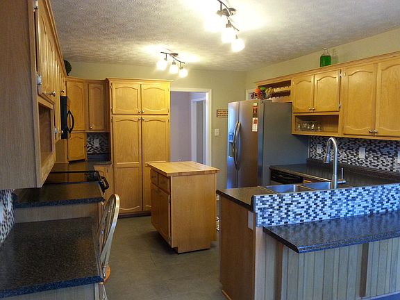 5th image of 1747 Westcliff Dr