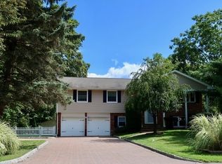 60 Morsetown Rd, West Milford, NJ 07480