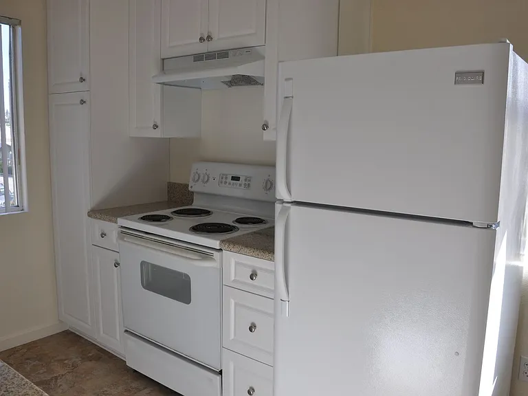 Mira Monte Apartments — Photo 7