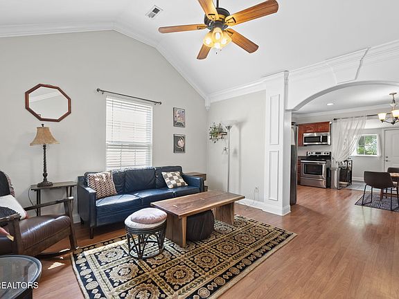 4th image of 1132 Connecticut Ave