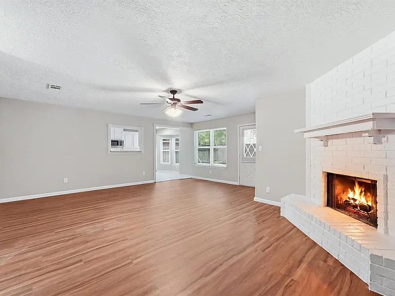 2042 Bridge Cross Ln — Photo 11