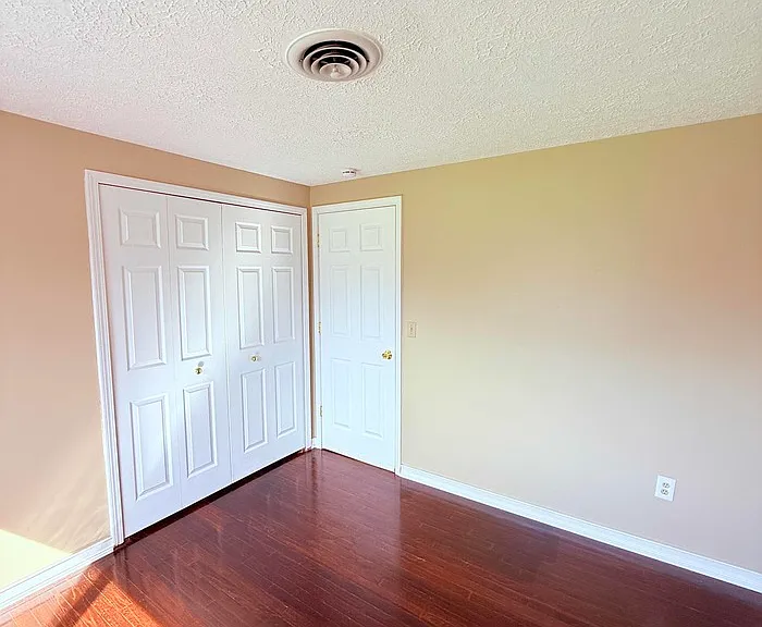 42021 Banbury Ct — Photo 22
