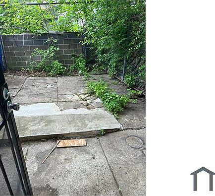 5th image of 1228 N Saint Bernard St