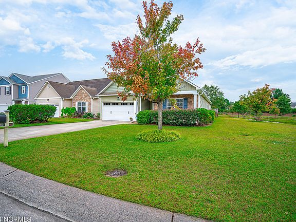 3rd image of 8122 E Highcroft Drive NE