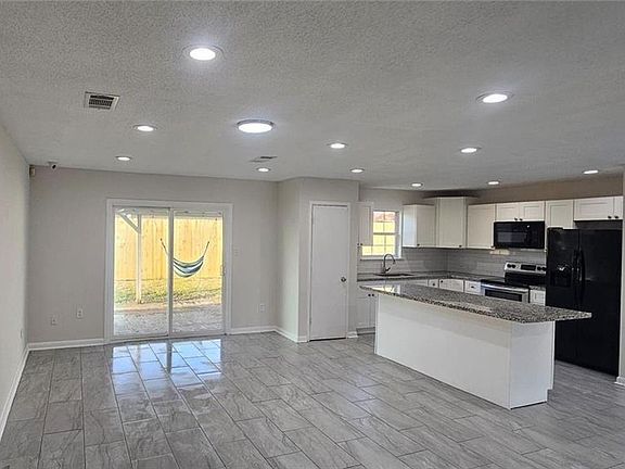 5th image of 3820 Greenbriar Ln