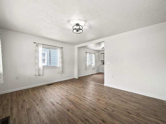 4th image of 2728 Hiawatha St