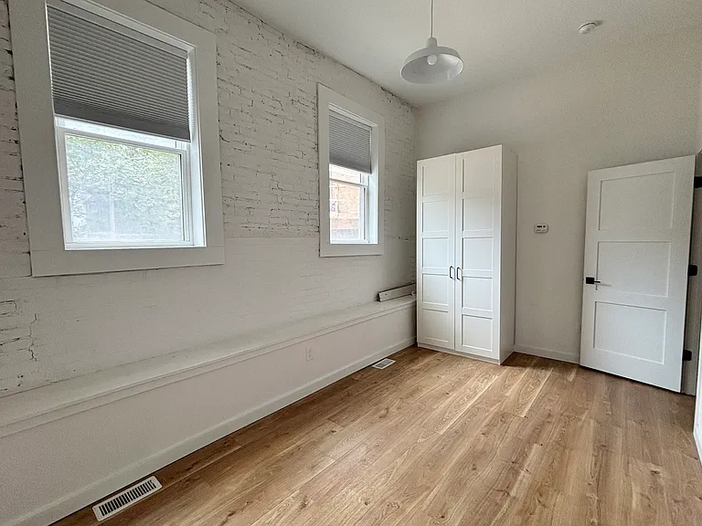 2258 W 10th St #2 — Photo 8