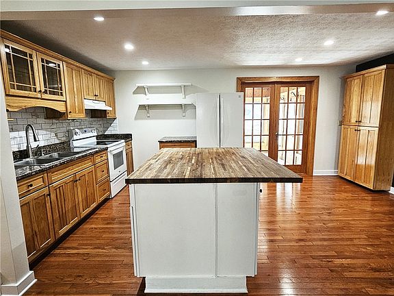 4th image of 322 Chelsea Dr