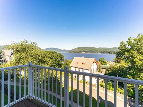 422 Northview Ct, Peekskill, NY 10566