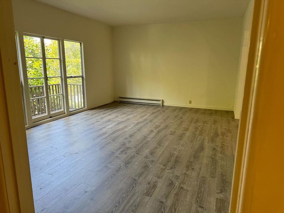 1st image of 2609 Ivy Dr APT 12