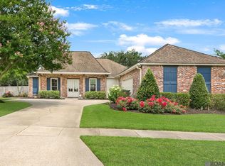 8272 Oakley Dr, Zachary, LA 70791