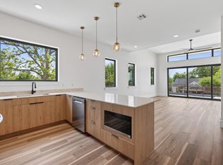 6822 Sidney St #A, Houston, TX 77021