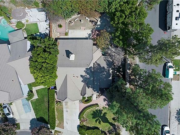 3rd image of 1573 Honeydale Ct