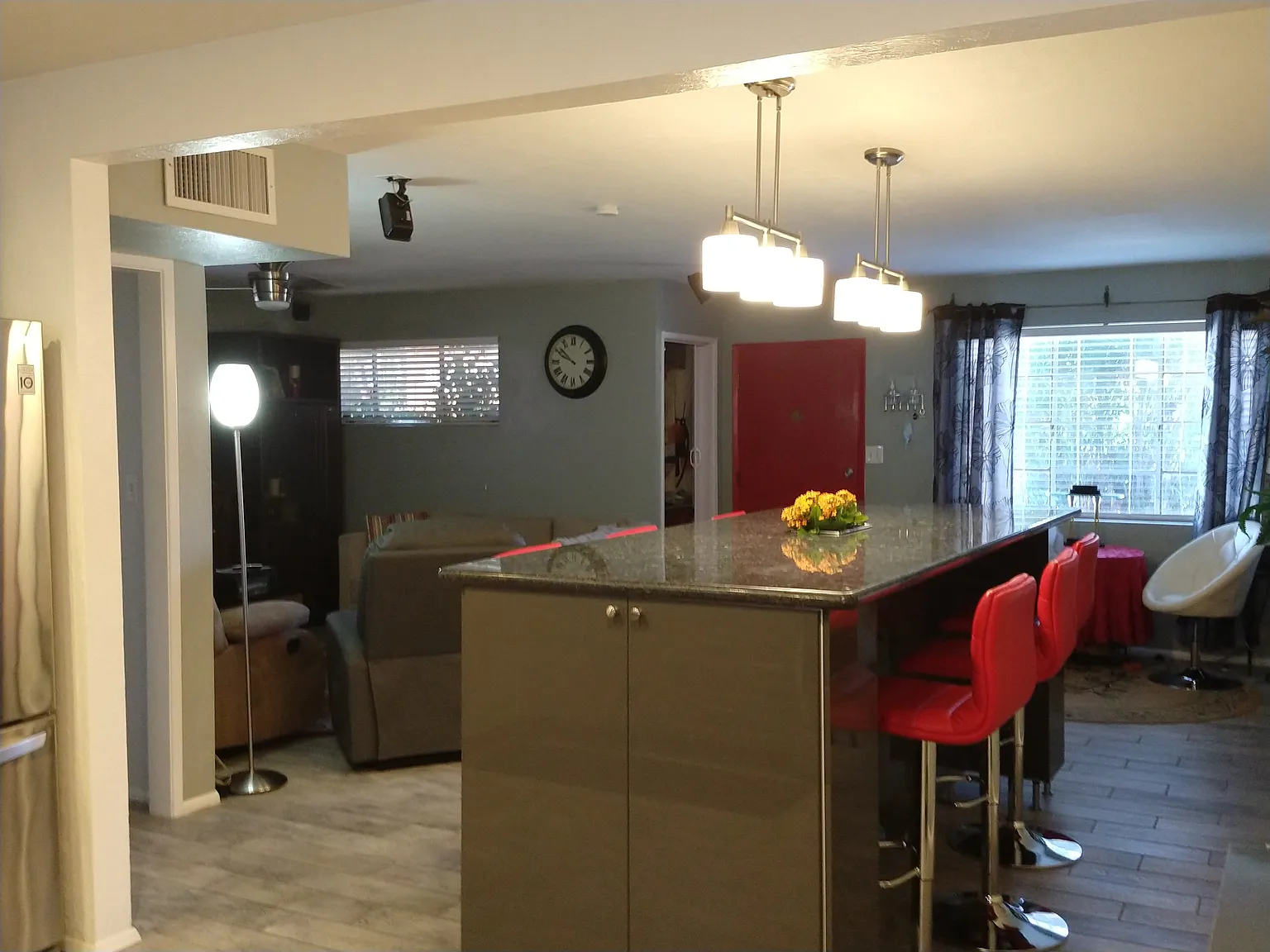 2 bed, 1188 sqft, $2,000 — Photo 3