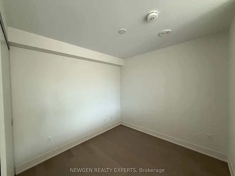 322 Dupont St #301 — Photo 9