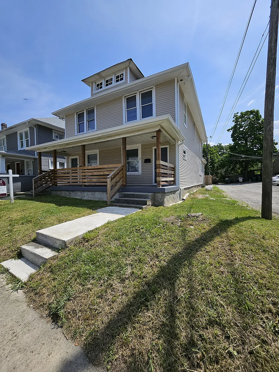 Building Photo - 17 E Parkview Ave #17