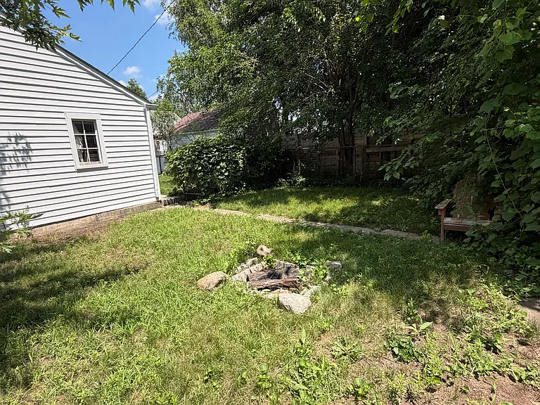 24087 Lehigh St — Photo 22