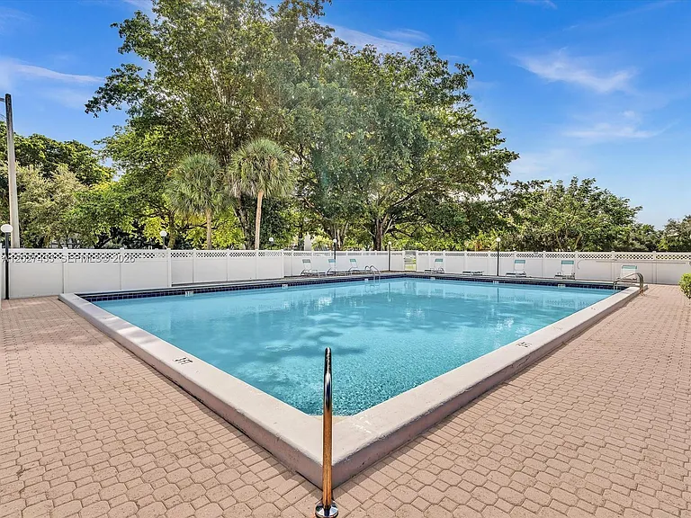 3300 W Rolling Hills Cir #509 — Photo 21