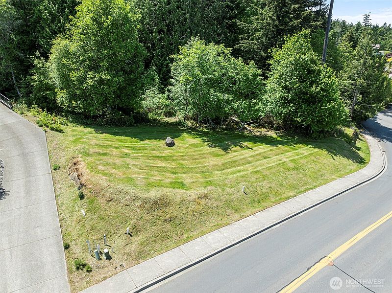 2nd image of 2917 17th St.