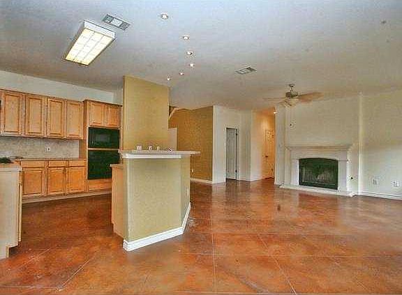 5th image of 2100 Wood Acre Ln APT 9