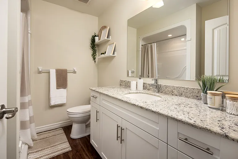 225 Sandwich St N #415 — Photo 11
