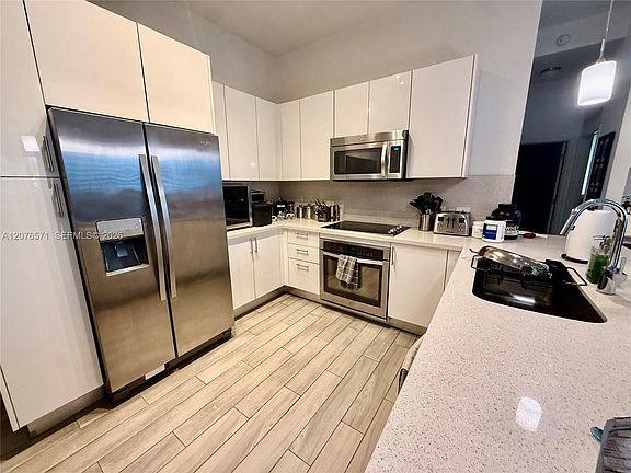5th image of 999 SW 1st Ave APT 1114