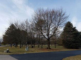 6210 Anvil Rd, Crystal Lake, IL 60012