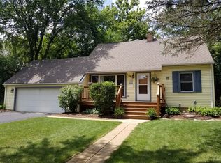 104 Travers Ave, Wheaton, IL 60187