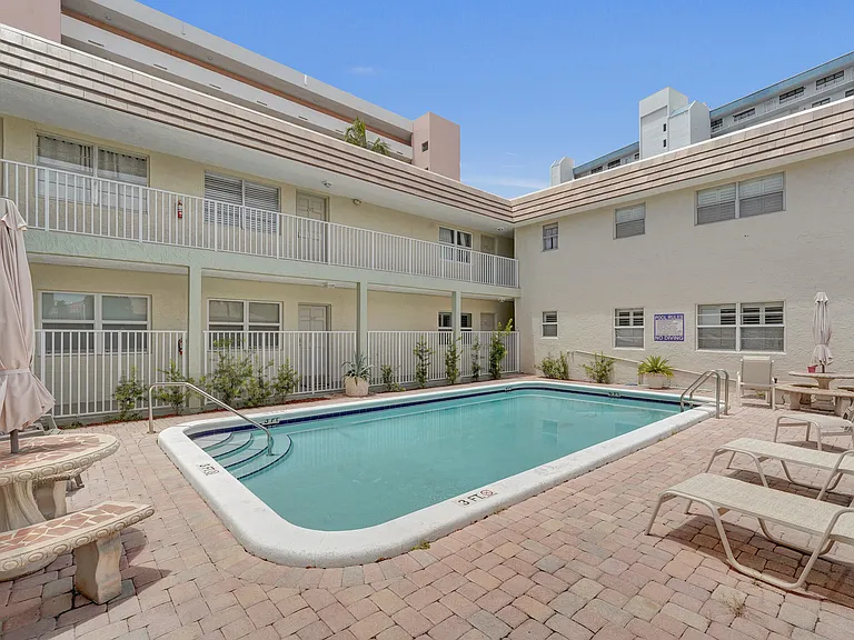 1450 N Riverside Dr #103 — Photo 12