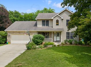 525 Maple St, Marengo, IL 60152